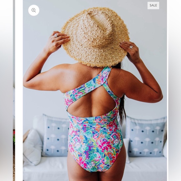 SweetHoney Vibrant Palm Print One-Piece Swimsuit - Picture 4 of 4
